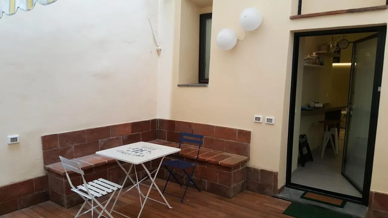 Apartment Incantevole Monolocale Con Giardino Lucca Italy